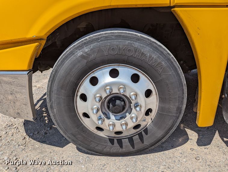 image for item MN9958 2018 Freightliner Cascadia 125  semi truck