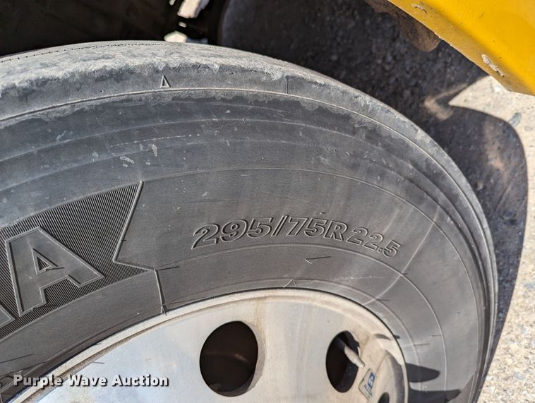 image for item MN9958 2018 Freightliner Cascadia 125  semi truck