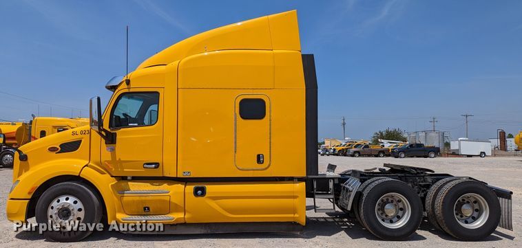 image for item MN9959 2018 Peterbilt 579  semi truck