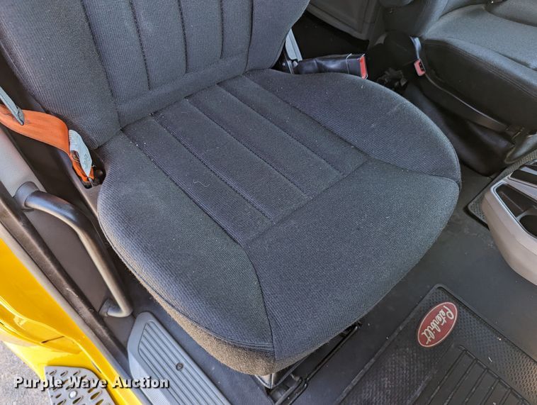 image for item MN9959 2018 Peterbilt 579  semi truck