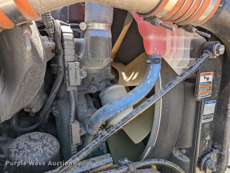 image for item MN9959 2018 Peterbilt 579  semi truck