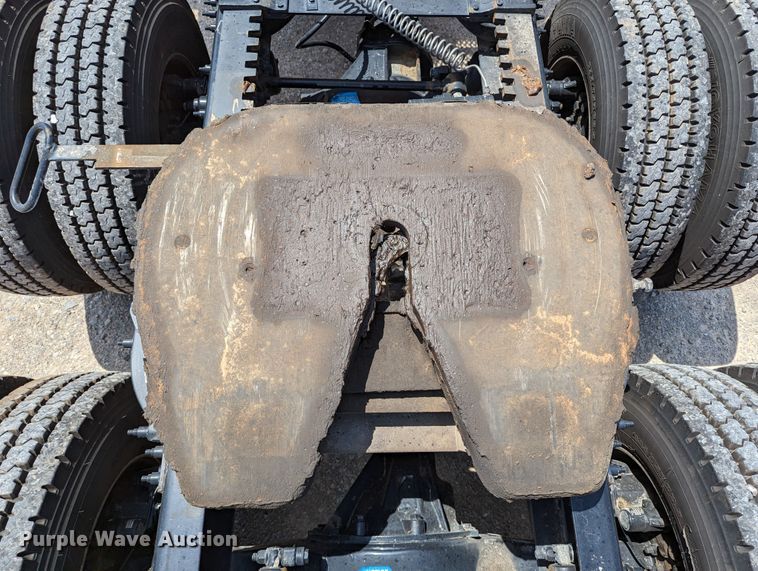 image for item MN9959 2018 Peterbilt 579  semi truck