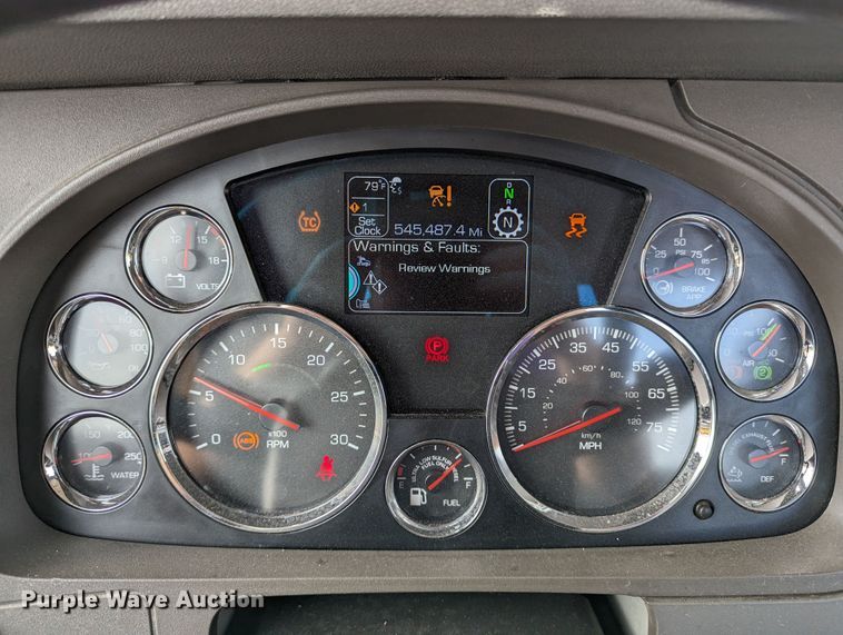 image for item MN9960 2019 Kenworth T680  semi truck