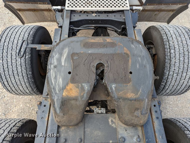 image for item MN9960 2019 Kenworth T680  semi truck