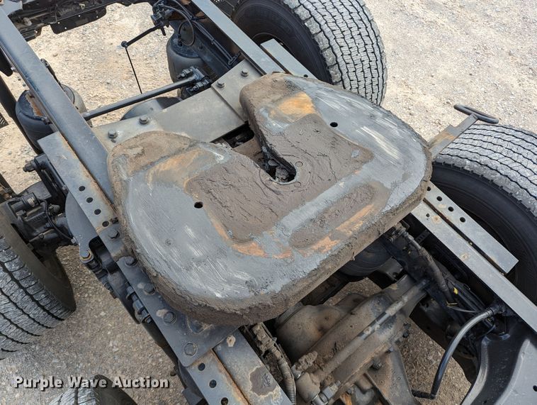 image for item MN9960 2019 Kenworth T680  semi truck