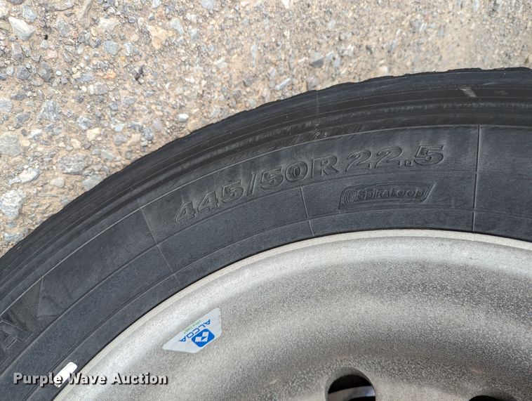 image for item MN9960 2019 Kenworth T680  semi truck