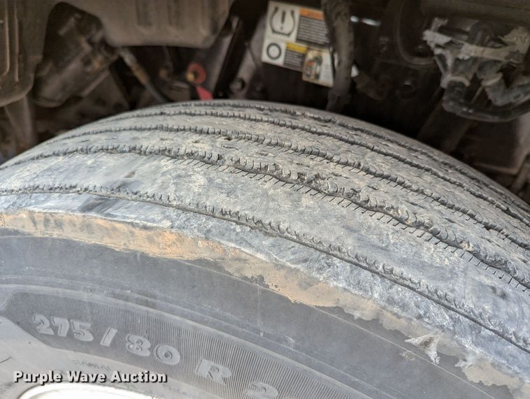 image for item MN9960 2019 Kenworth T680  semi truck