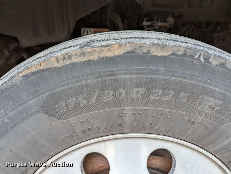 image for item MN9960 2019 Kenworth T680  semi truck