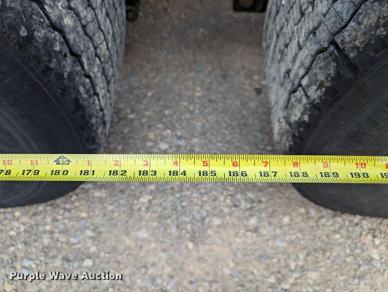 image for item MN9960 2019 Kenworth T680  semi truck