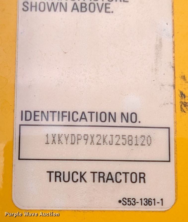 image for item MN9960 2019 Kenworth T680  semi truck