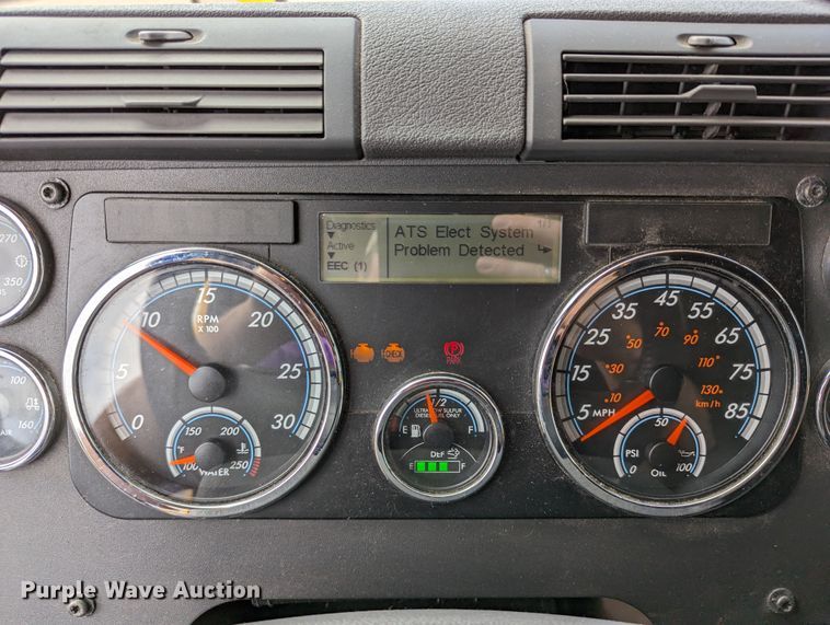 image for item MN9961 2018 Freightliner Cascadia 125  semi truck