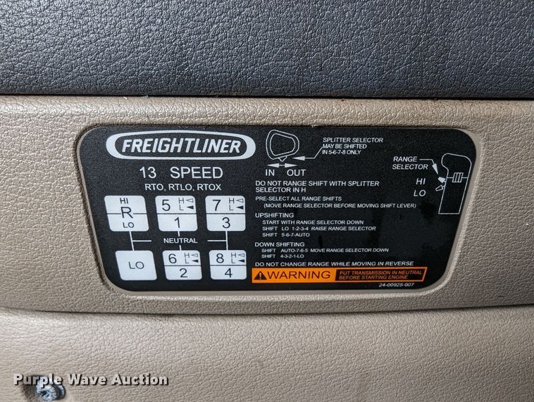 image for item MN9961 2018 Freightliner Cascadia 125  semi truck