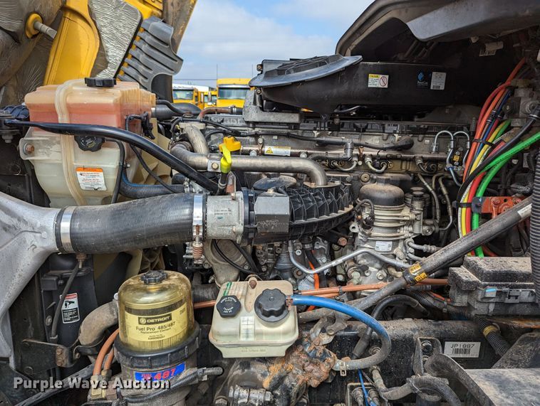 image for item MN9961 2018 Freightliner Cascadia 125  semi truck