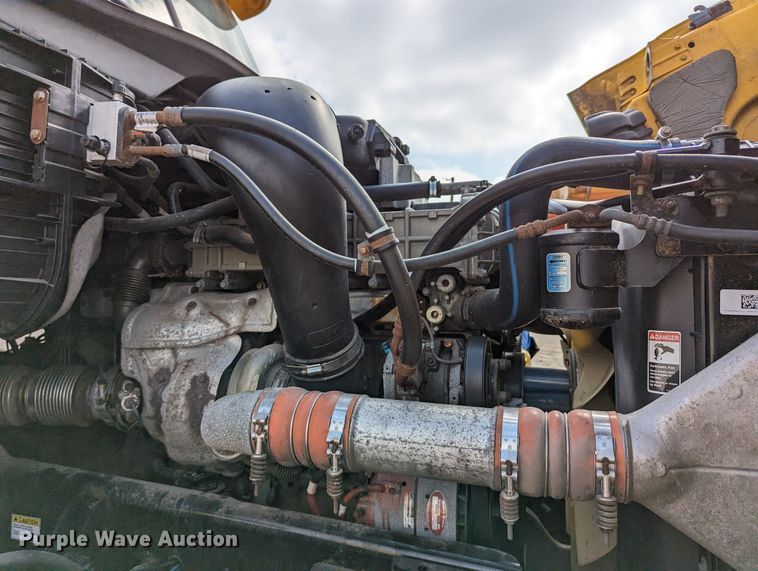 image for item MN9961 2018 Freightliner Cascadia 125  semi truck