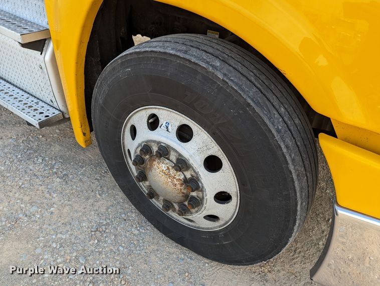 image for item MN9961 2018 Freightliner Cascadia 125  semi truck