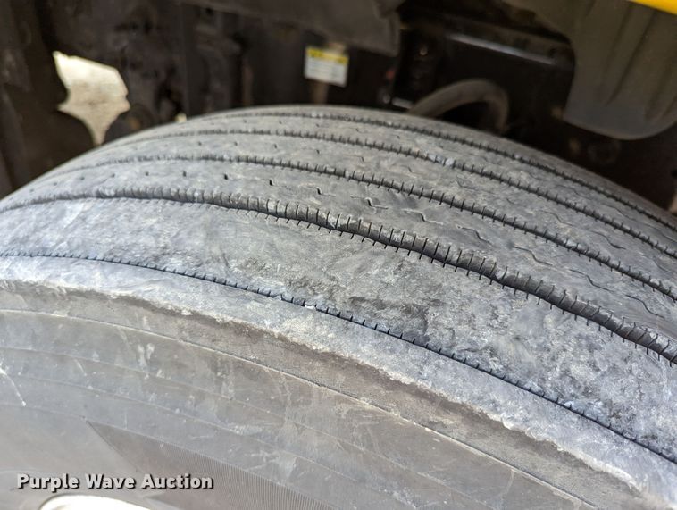 image for item MN9961 2018 Freightliner Cascadia 125  semi truck