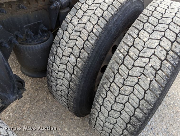 image for item MN9961 2018 Freightliner Cascadia 125  semi truck