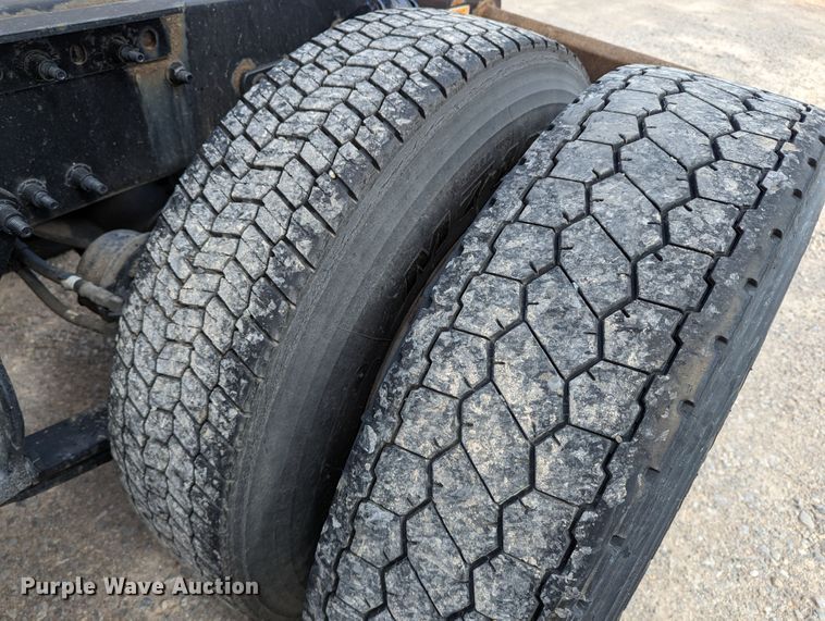 image for item MN9961 2018 Freightliner Cascadia 125  semi truck