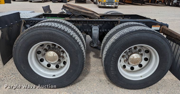 image for item MN9961 2018 Freightliner Cascadia 125  semi truck