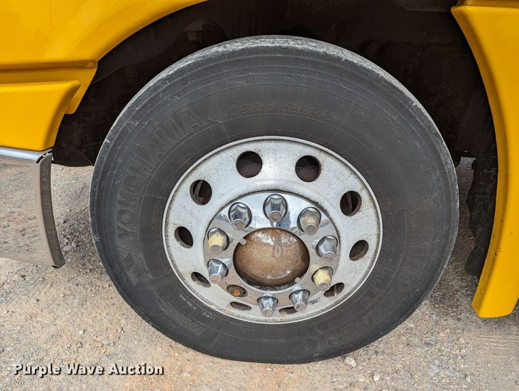 image for item MN9961 2018 Freightliner Cascadia 125  semi truck