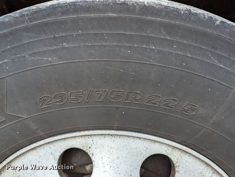 image for item MN9961 2018 Freightliner Cascadia 125  semi truck