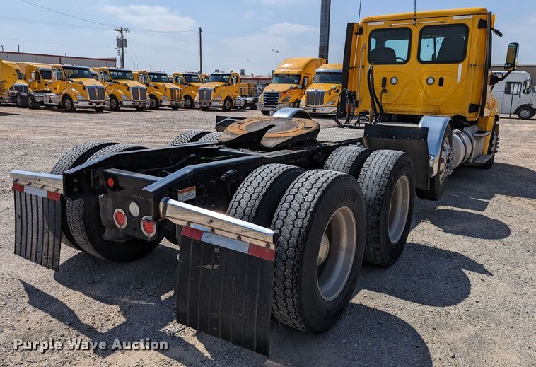 image for item MN9962 2018 Freightliner Cascadia 125  semi truck