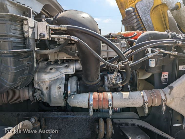 image for item MN9962 2018 Freightliner Cascadia 125  semi truck