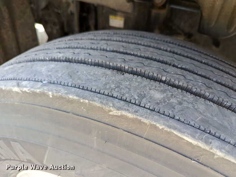 image for item MN9962 2018 Freightliner Cascadia 125  semi truck