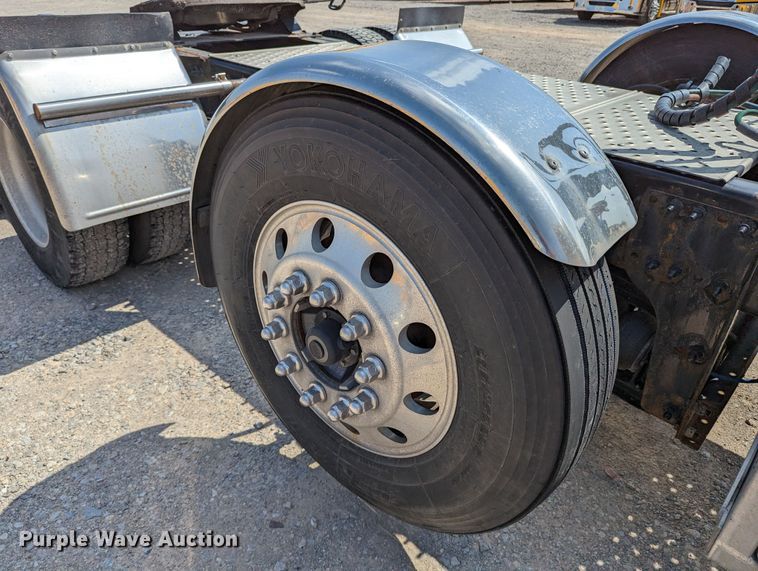 image for item MN9962 2018 Freightliner Cascadia 125  semi truck