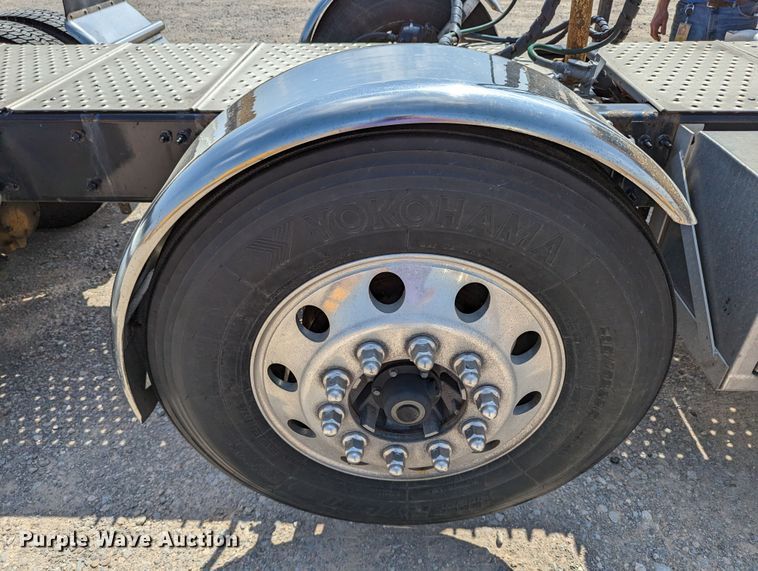 image for item MN9962 2018 Freightliner Cascadia 125  semi truck