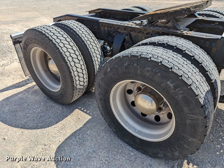 image for item MN9962 2018 Freightliner Cascadia 125  semi truck