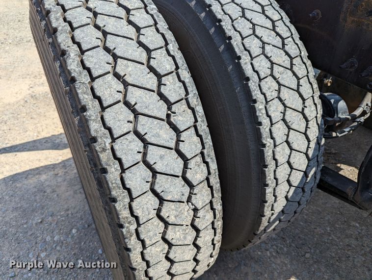 image for item MN9962 2018 Freightliner Cascadia 125  semi truck