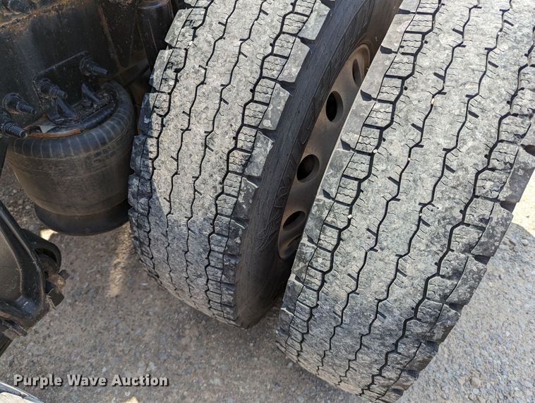 image for item MN9962 2018 Freightliner Cascadia 125  semi truck