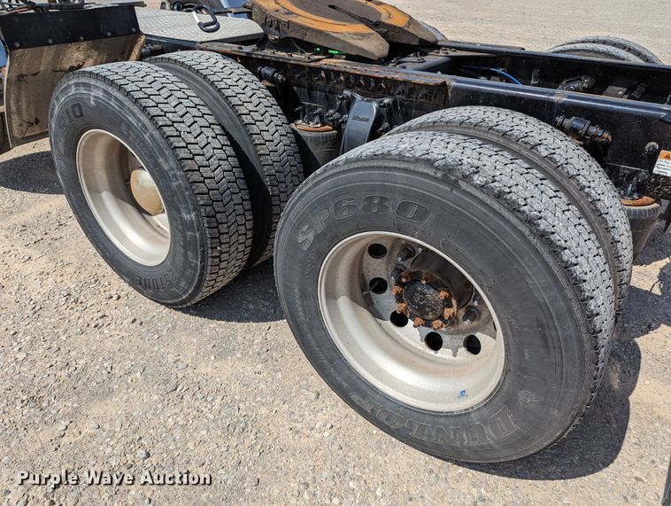 image for item MN9962 2018 Freightliner Cascadia 125  semi truck