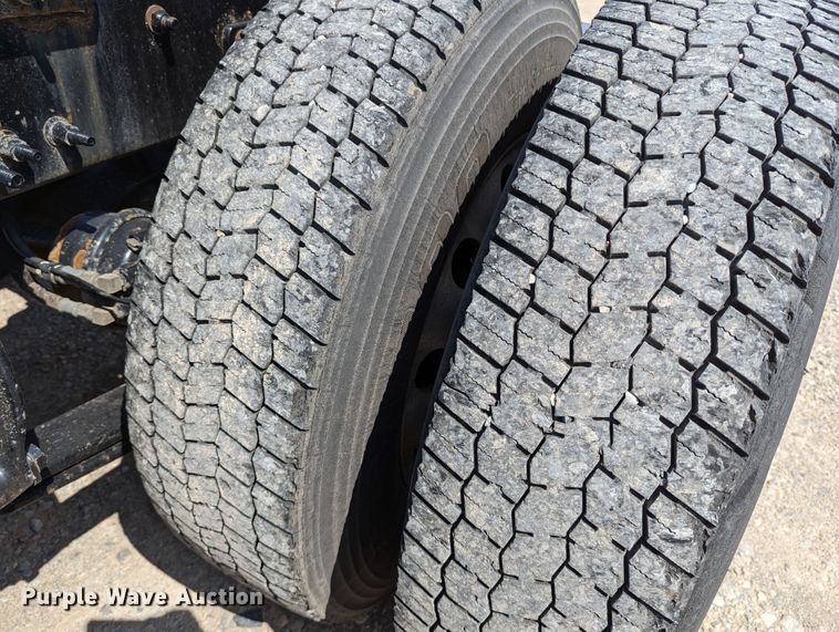 image for item MN9962 2018 Freightliner Cascadia 125  semi truck