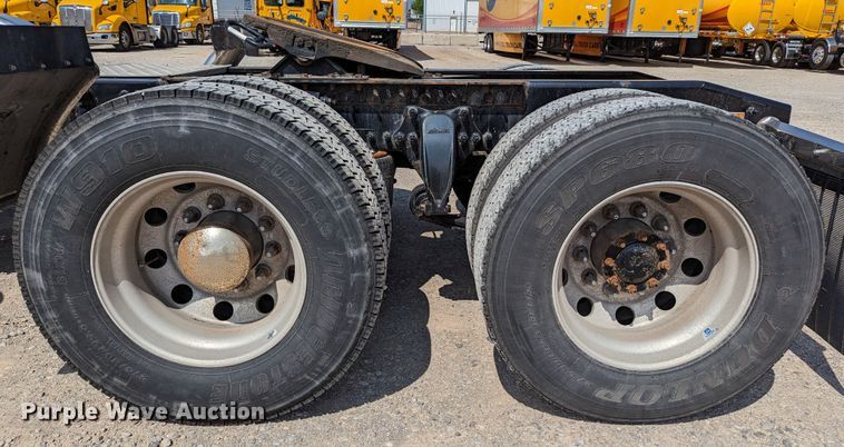 image for item MN9962 2018 Freightliner Cascadia 125  semi truck