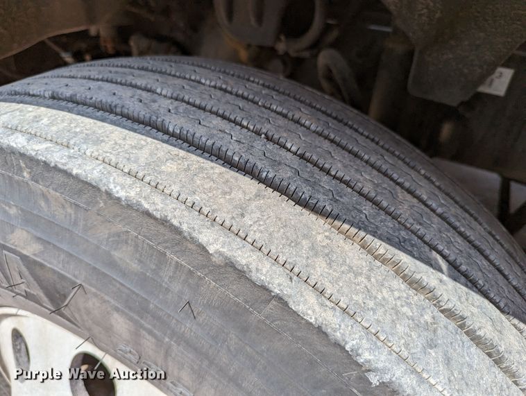 image for item MN9962 2018 Freightliner Cascadia 125  semi truck