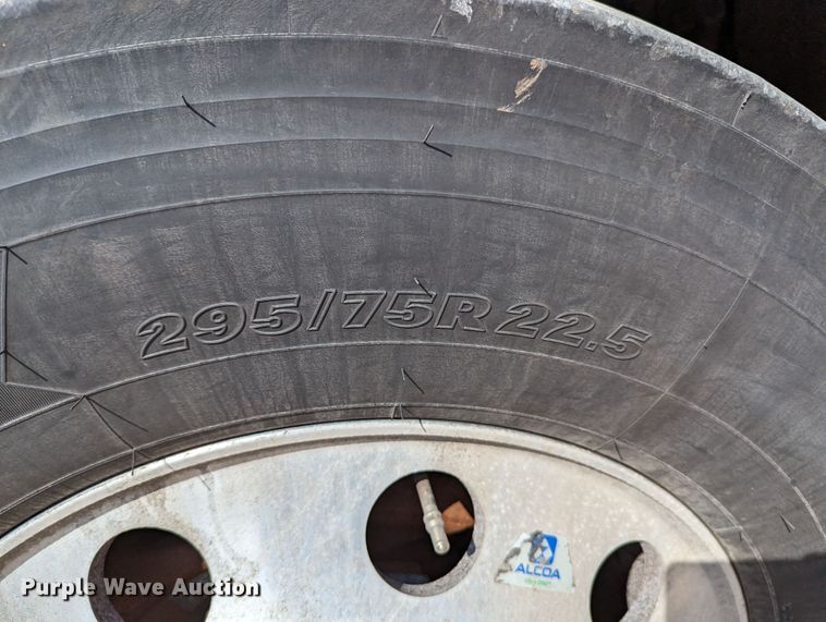 image for item MN9962 2018 Freightliner Cascadia 125  semi truck