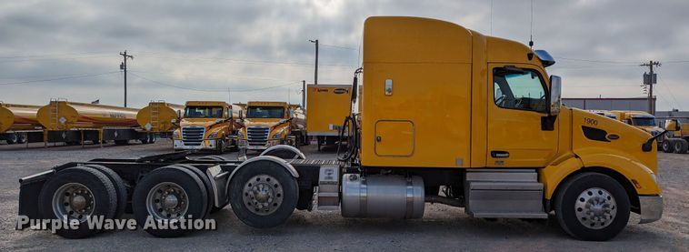 image for item MN9963 2019 Peterbilt 579  semi truck