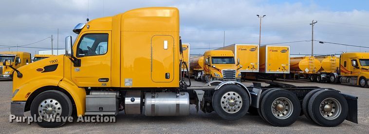 image for item MN9963 2019 Peterbilt 579  semi truck