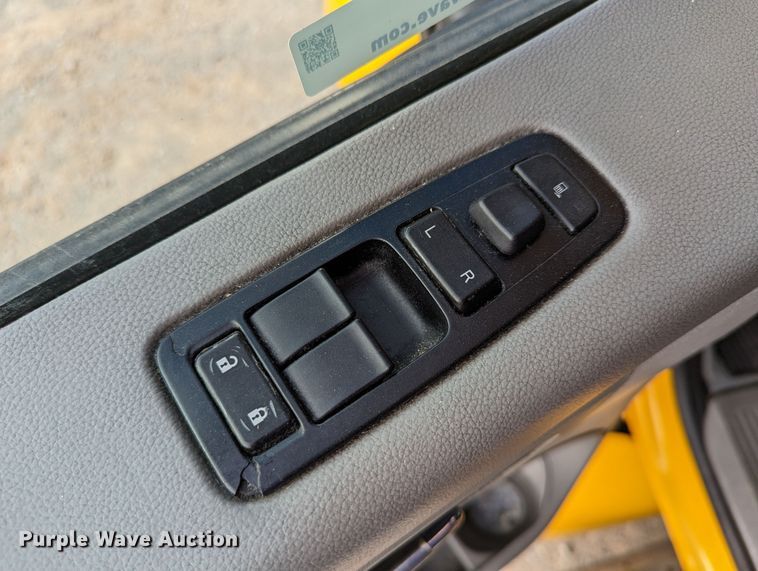 image for item MN9963 2019 Peterbilt 579  semi truck