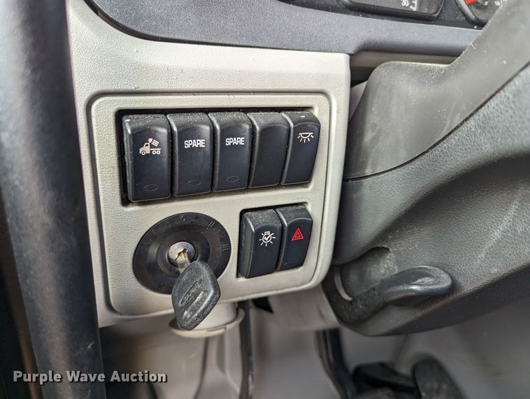 image for item MN9963 2019 Peterbilt 579  semi truck