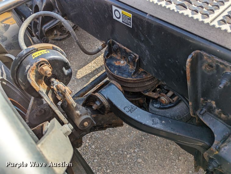 image for item MN9963 2019 Peterbilt 579  semi truck