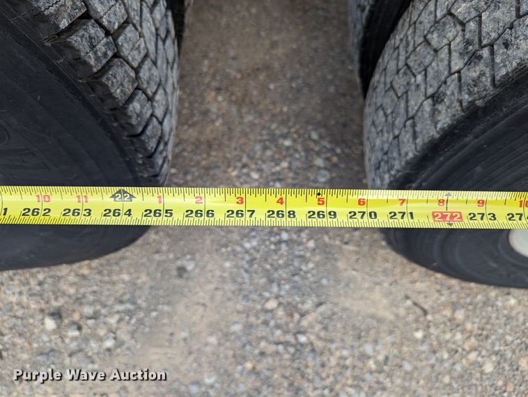 image for item MN9963 2019 Peterbilt 579  semi truck