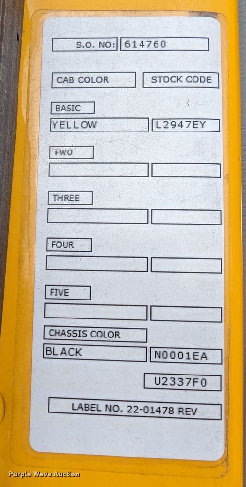 image for item MN9963 2019 Peterbilt 579  semi truck