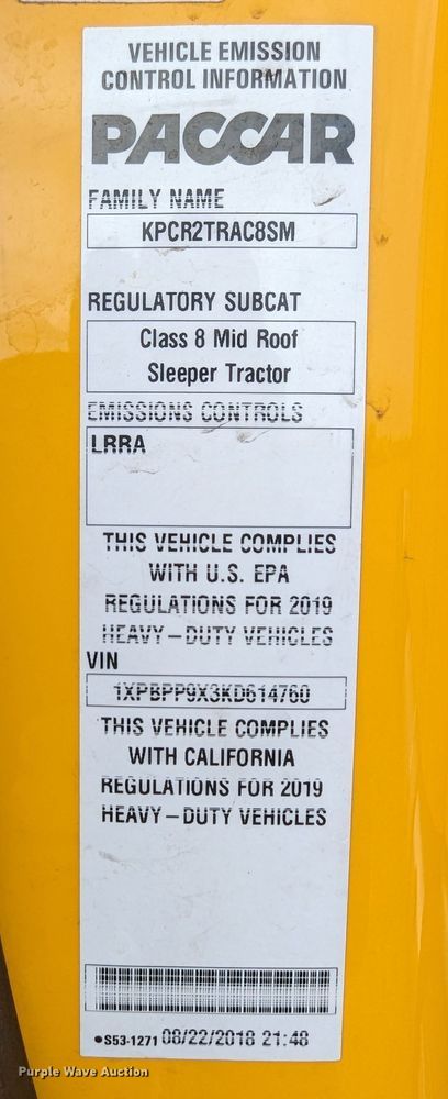 image for item MN9963 2019 Peterbilt 579  semi truck