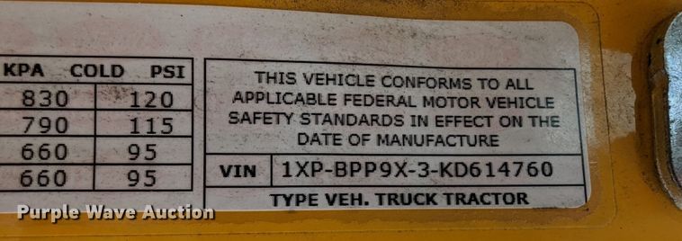 image for item MN9963 2019 Peterbilt 579  semi truck