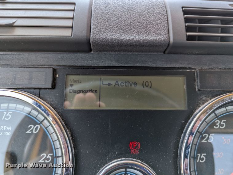 image for item MN9965 2018 Freightliner Cascadia 125  semi truck