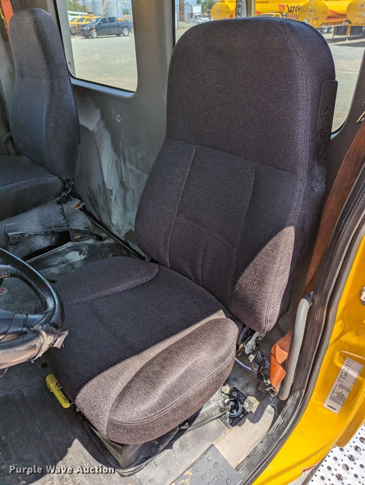 image for item MN9965 2018 Freightliner Cascadia 125  semi truck