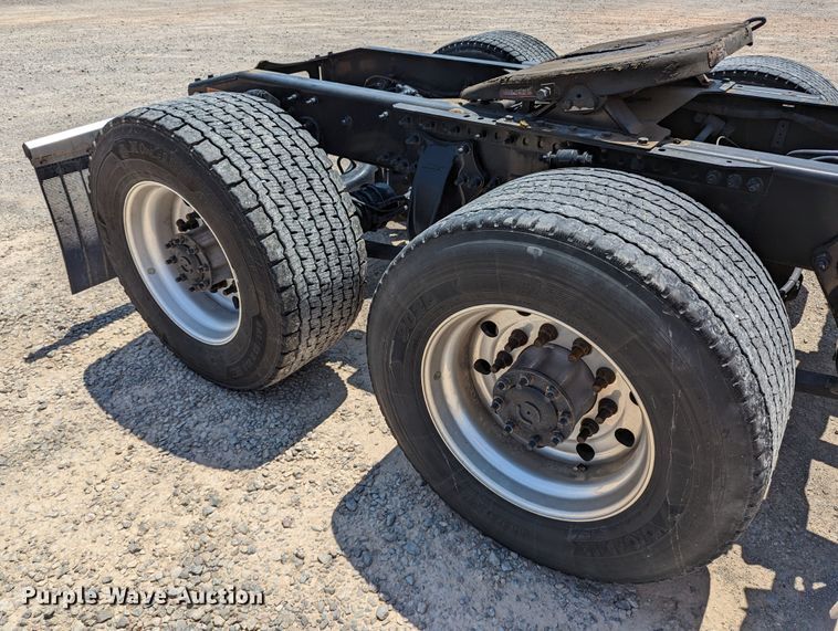 image for item MN9965 2018 Freightliner Cascadia 125  semi truck